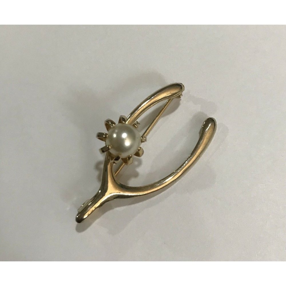 VINTAGE WISHBONE BROOCH GOOD LUCK SYMBOL GOLD TONE METAL PIN FAUX PEARL